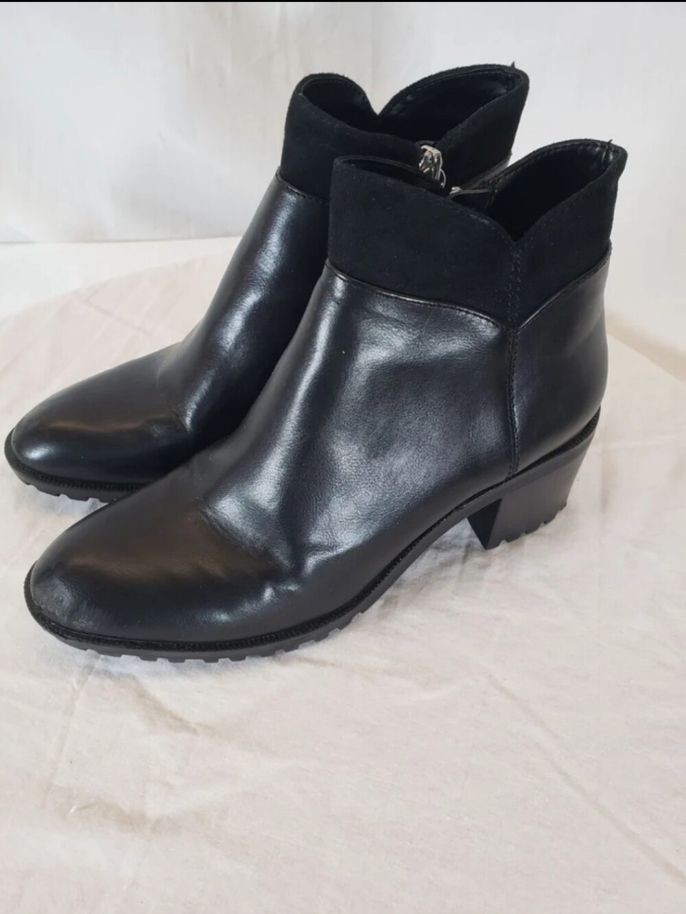 Zara Basic Black Leather Booties with Heel sz 37/6.5